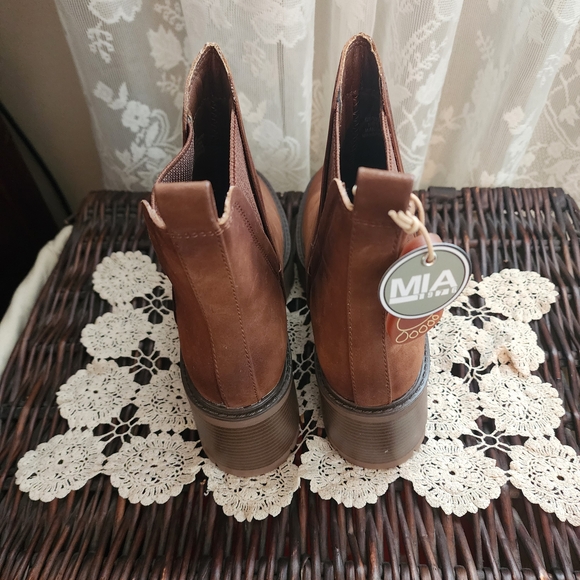 MIA Women's Brown Ankle Boots - Picture 4 of 5